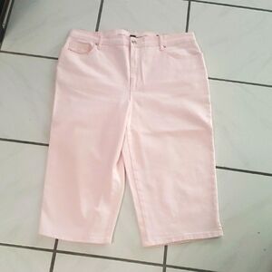 Brand new  pair of cute classic style capri pants by Amanda Skimmer